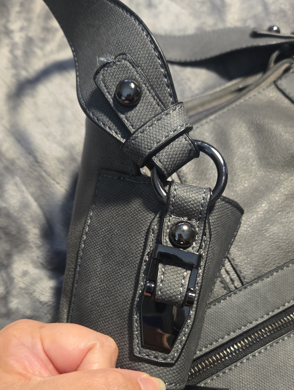 REALER-Hobo Faux Leather Hobo Shoulder Conceal Bag - Picture 7 of 16
